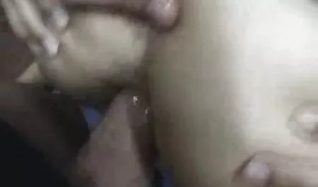 او بیدمشک عكس سكسي از كون دختر را کنترل می کند