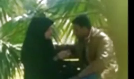 رومی باران خود را وادار کرد که با یک مرد سیاه پوست بخاطر بدهی های شوهر احمقانه خود لعنتی عکس کون وکس سکسی کند
