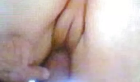Katya Nobili چراغ شمع را از دست داد و آلت تناسلی برادرش را با دهانش آغشته عکس کون وکس خوشگل کرد