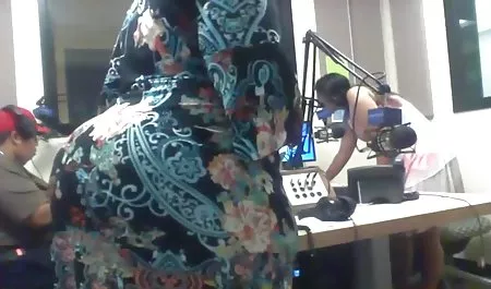 جلو عکس کس و کون متحرک موی جینا کاملاً عرق است